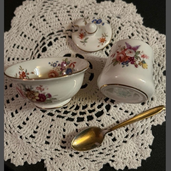 Vintage Toast Rack Creamer and Sugar Roses England - Picture 8 of 9